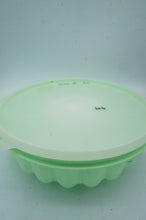 Load image into Gallery viewer, Tupperware Mid-Century Large Green Jell-O/Dessert/Cake Mold Container with Lid - ohiohippiessmokeshop.com
