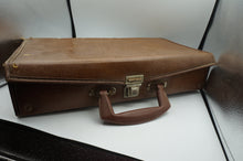 Load image into Gallery viewer, Vintage Cassette Holder- ohiohippies.com
