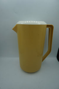 vintage drink pitchers- ohiohippies.com