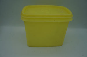 vintage Tupperware container- ohiohippies.com