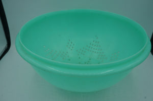 mid-century Tupperware strainer- ohiohipies.com