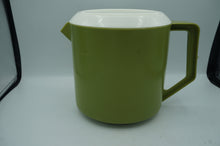 Load image into Gallery viewer, vintage Rubbermaid pitcher- ohiohippies.com
