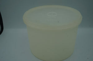 vintage Tupperware container- ohiohippies.com