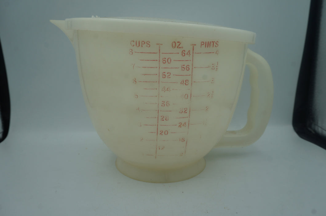 vintage Tupperware measuring bowl- ohiohippies.com