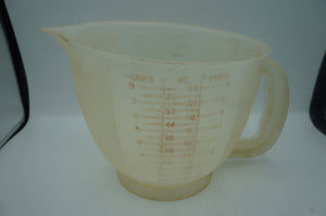 vintage Tupperware measuring bowl- ohiohippies.com