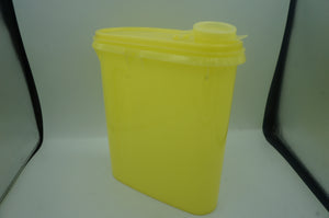 vintage Tupperware lemonade pitcher- ohiohippies.com