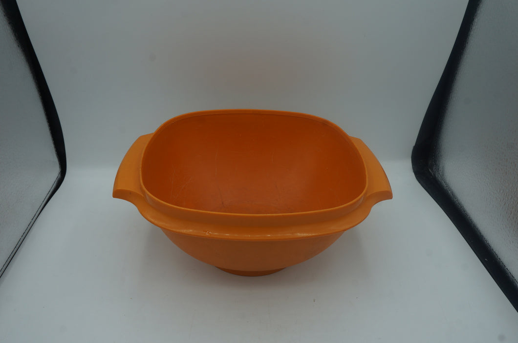 vintage Tupperware bowl- ohiohippies.com