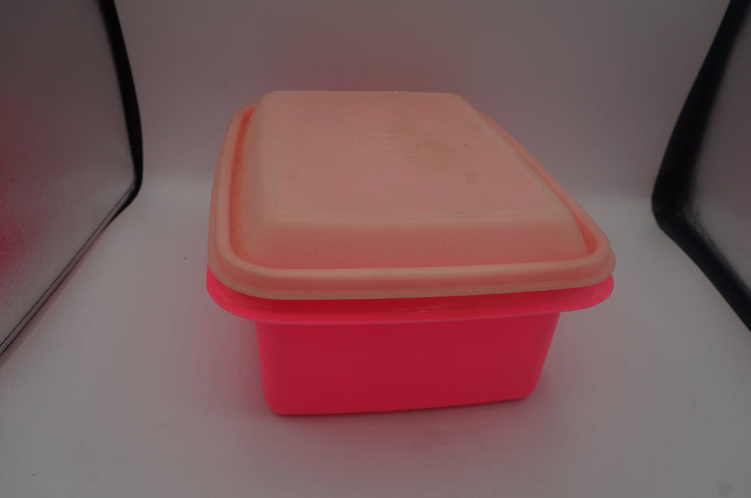 vintage Tupperware container- ohiohippies.com