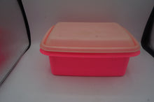 Load image into Gallery viewer, vintage Tupperware container- ohiohippies.com
