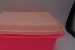 vintage Tupperware container- ohiohippies.com