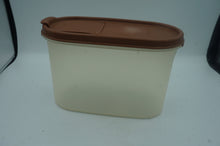 Load image into Gallery viewer, vintage Tupperware container- ohiohippies.com
