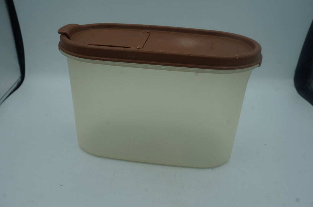 vintage Tupperware container- ohiohippies.com