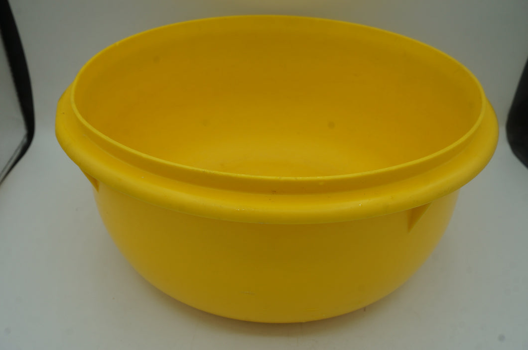 vintage Tupperware bowl- ohiohippies.com