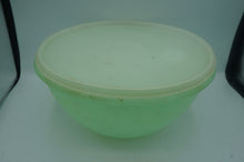 Load image into Gallery viewer, vintage Tupperware bowl- ohiohippies.com
