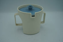 Load image into Gallery viewer, vintage Tupperware coffee cup- ohiohippies.com
