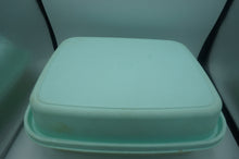 Load image into Gallery viewer, vintage Tupperware container- ohiohippies.com
