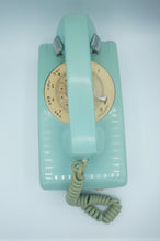Load image into Gallery viewer, Old Vintage Telephone - ohiohippies.com
