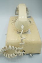 Load image into Gallery viewer, Old Vintage Telephone - ohiohippies.com
